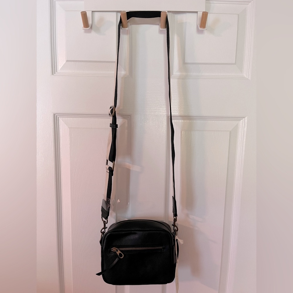 NWT camera bag-style purse Universal Thread